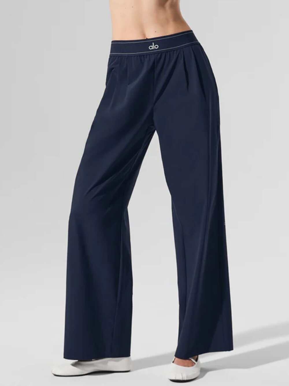 Alo Yoga Women's Navy Blue Sporty Casual Fashion Classic Suit Pants - Regular🆕 - Picture 2 of 6